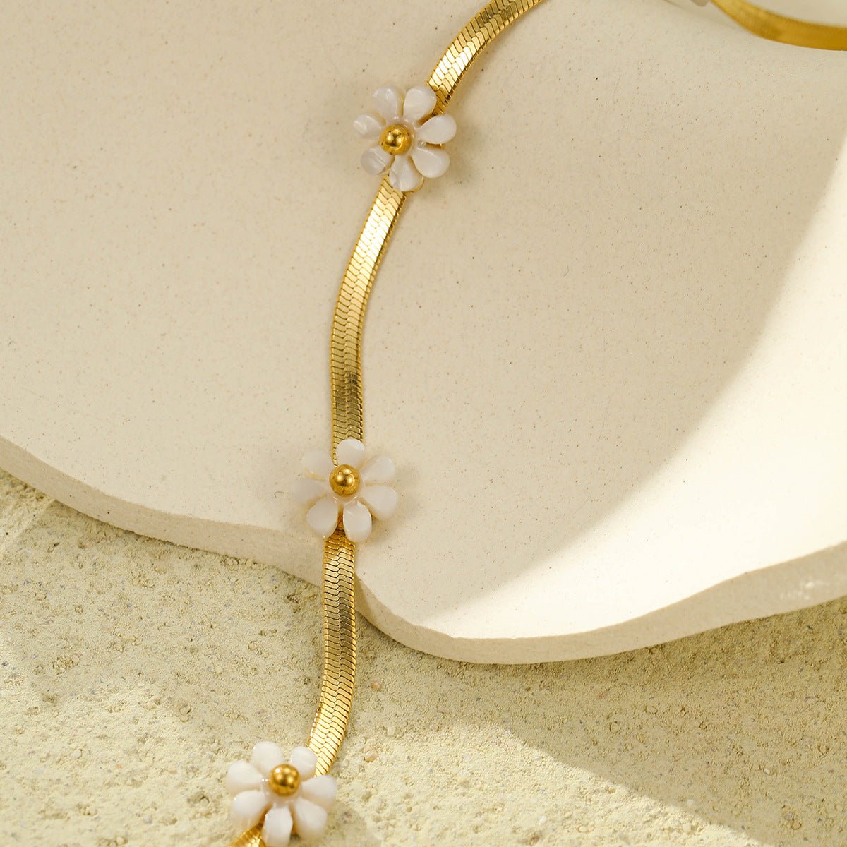 FLOR NECKLACE - PRIBO