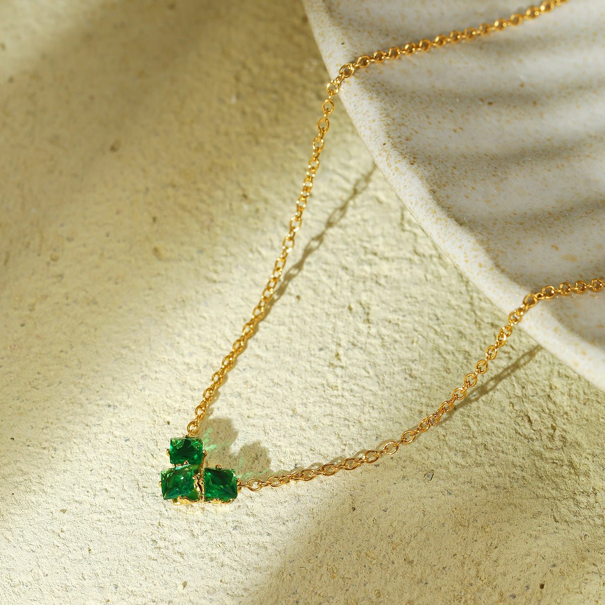 DEBBIE NECKLACE - PRIBO