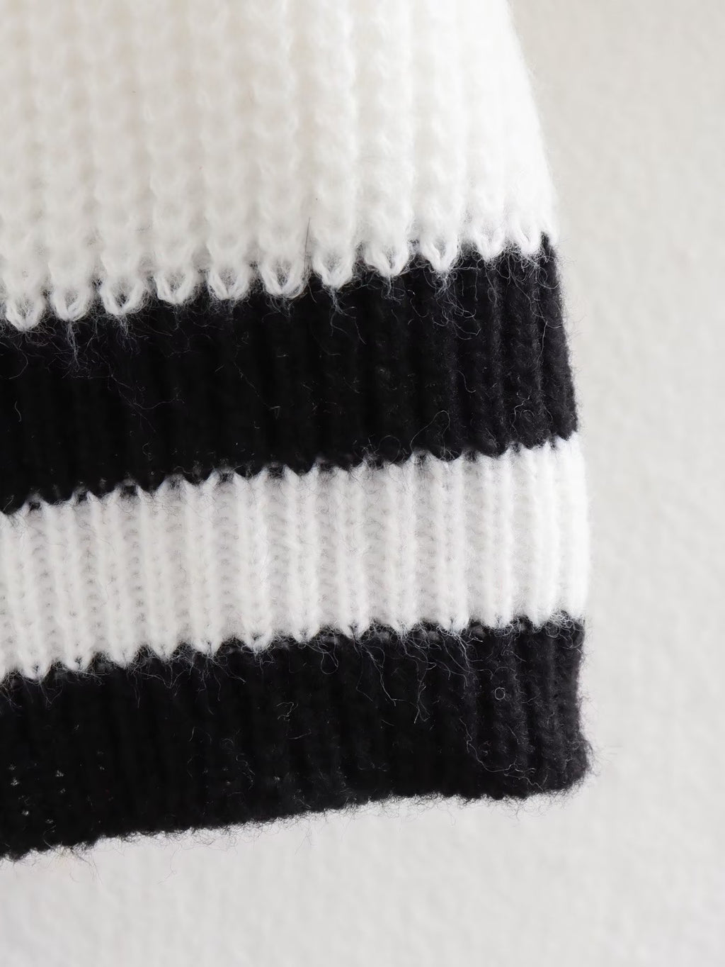 LONG SLEEVE SWEATER
