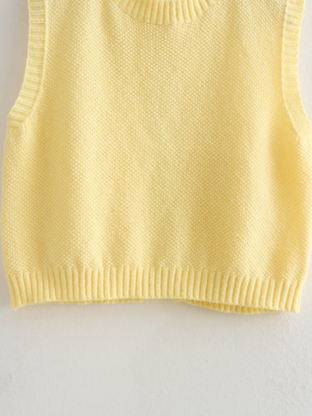 BACKLESS KNITTED TOP