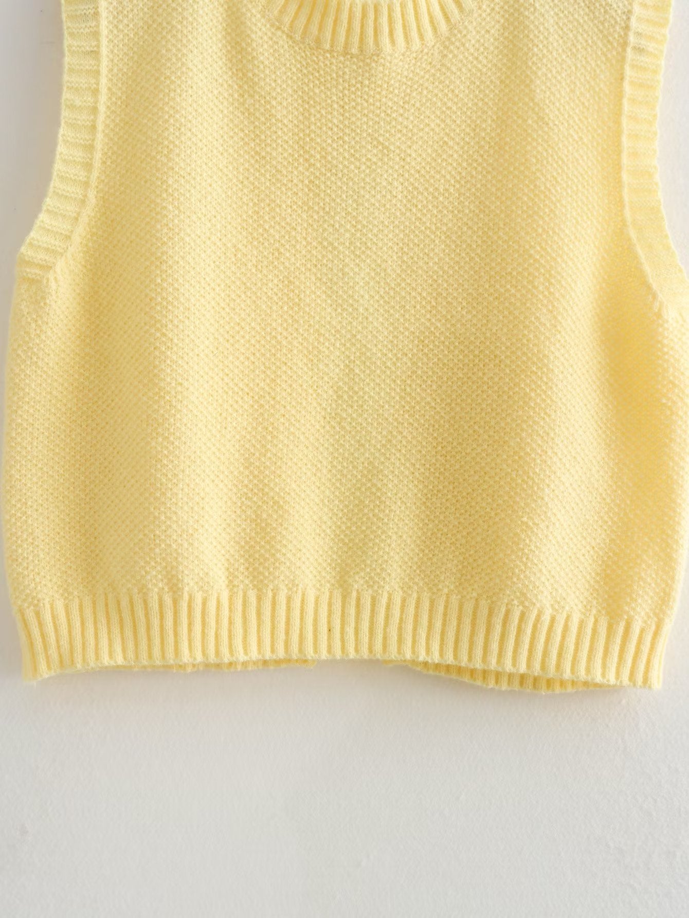 BACKLESS KNITTED TOP