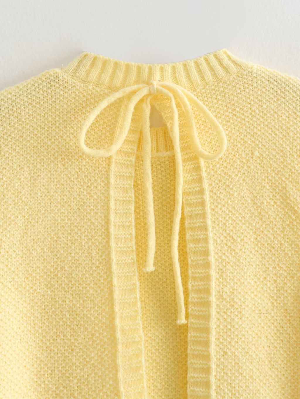 BACKLESS KNITTED TOP