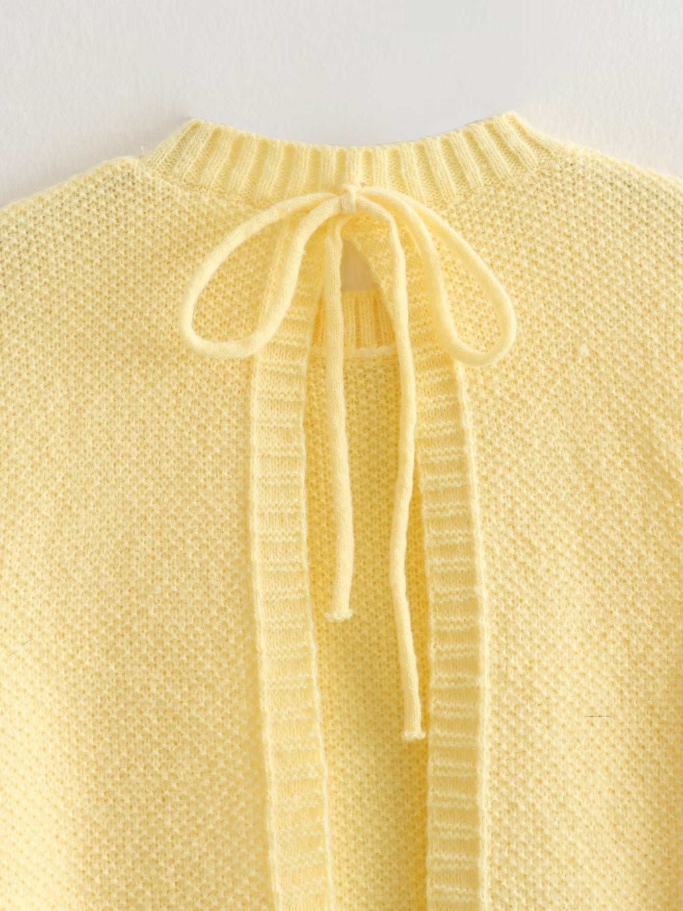 BACKLESS KNITTED TOP