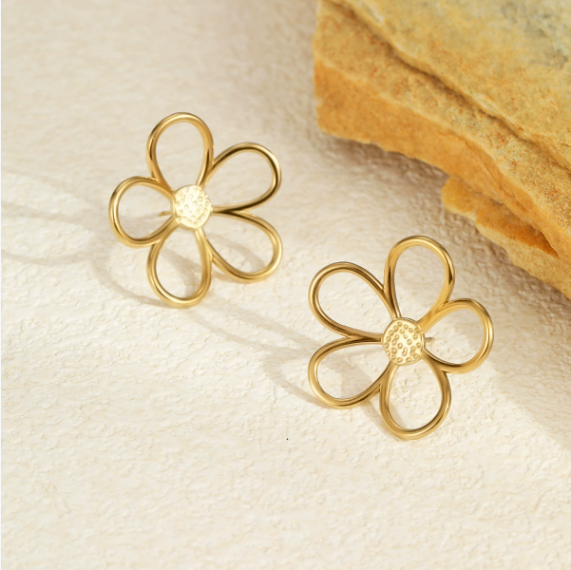 TYRA EARRING