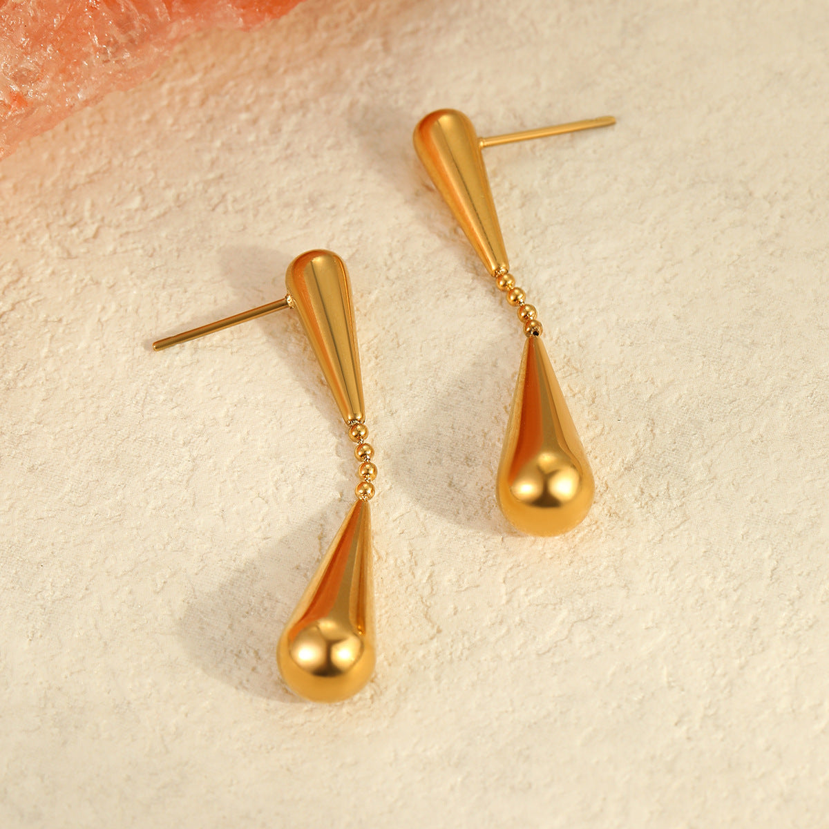 TAYLOLR EARRING