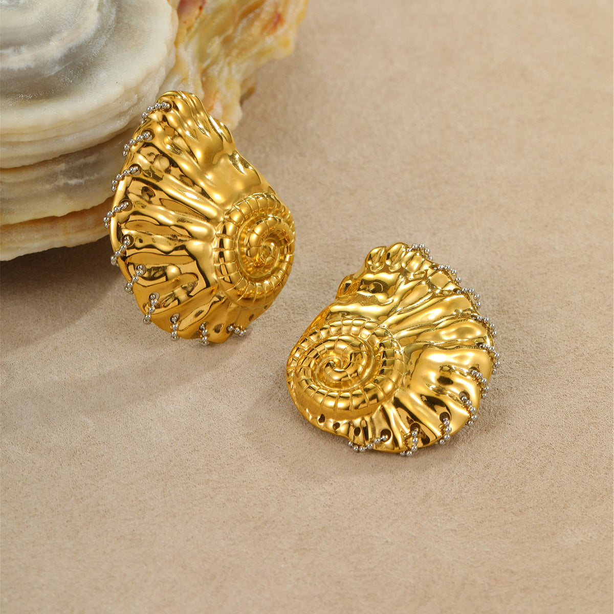 MIA EARRING