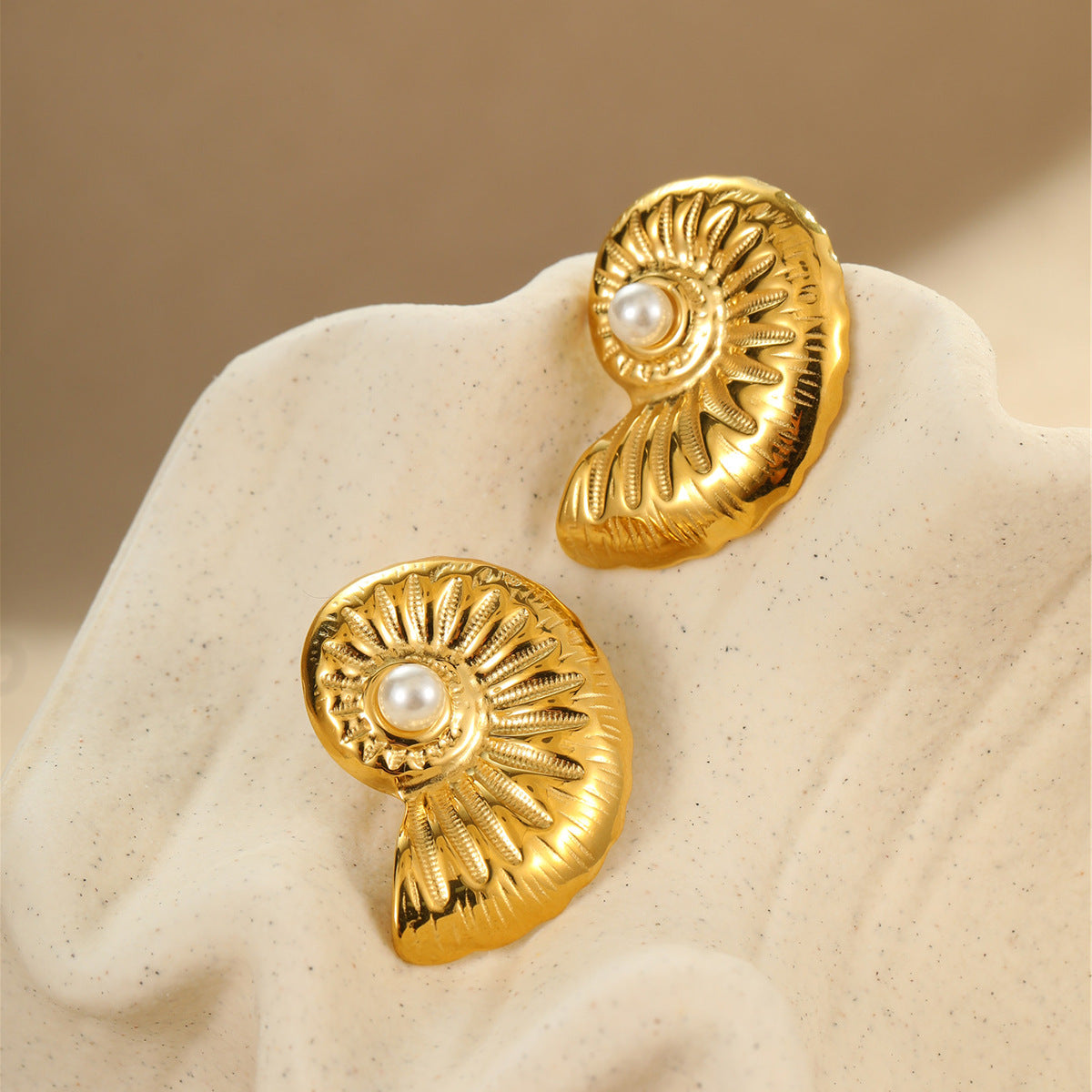 MIA EARRING