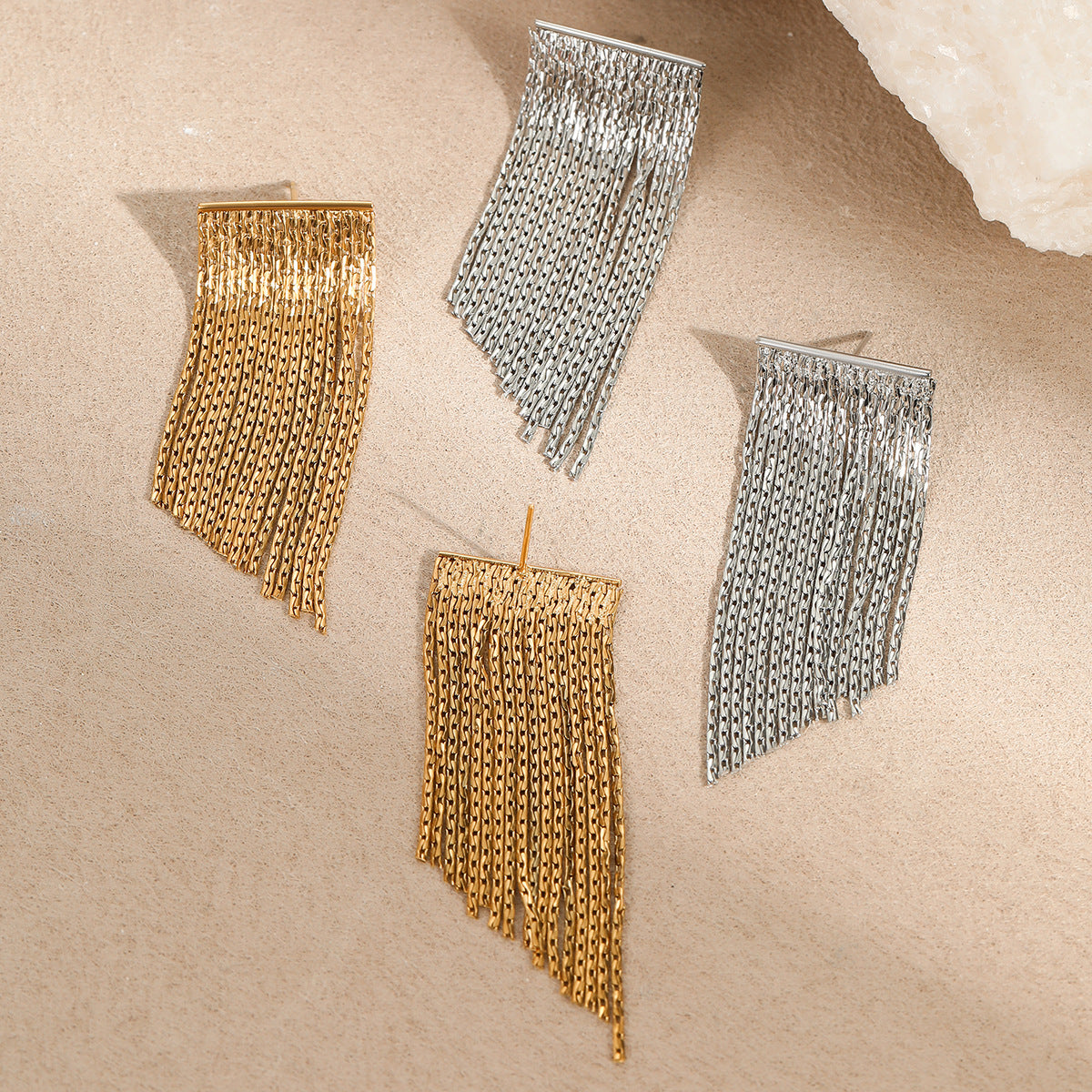 LINA EARRING