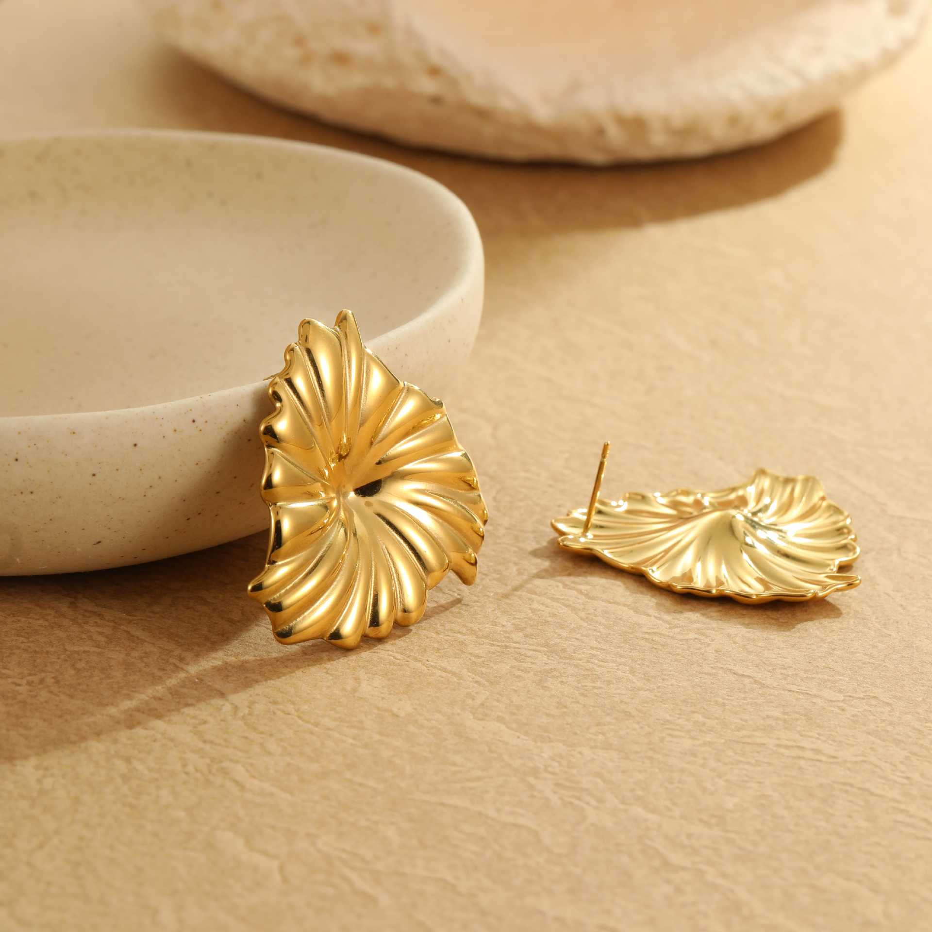 HEDDA EARRING