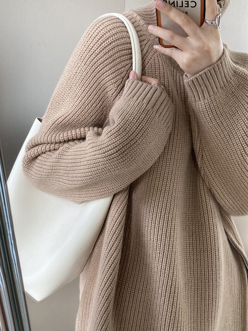 TURTLENECK SWEATER