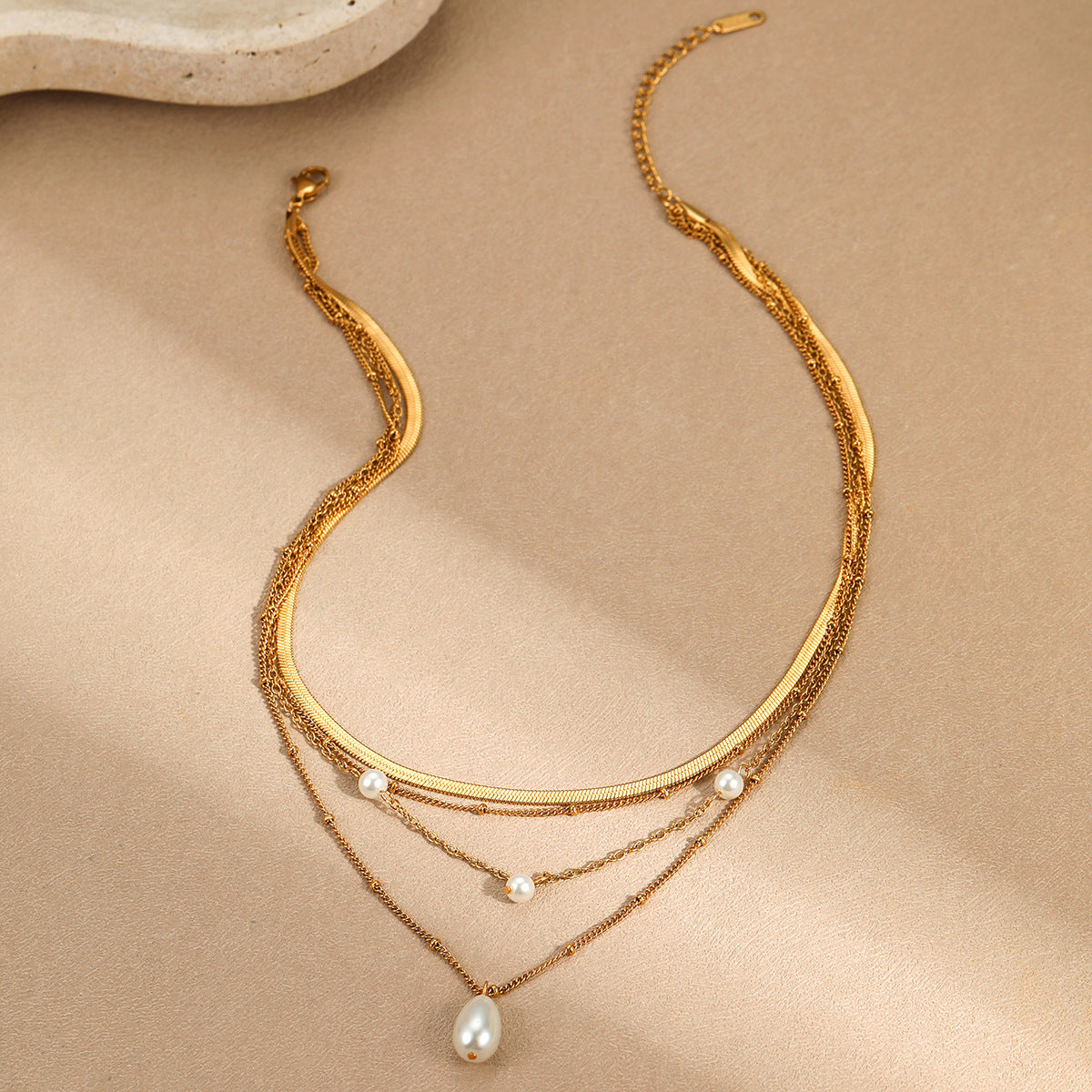 OLIVIA NECKLACE