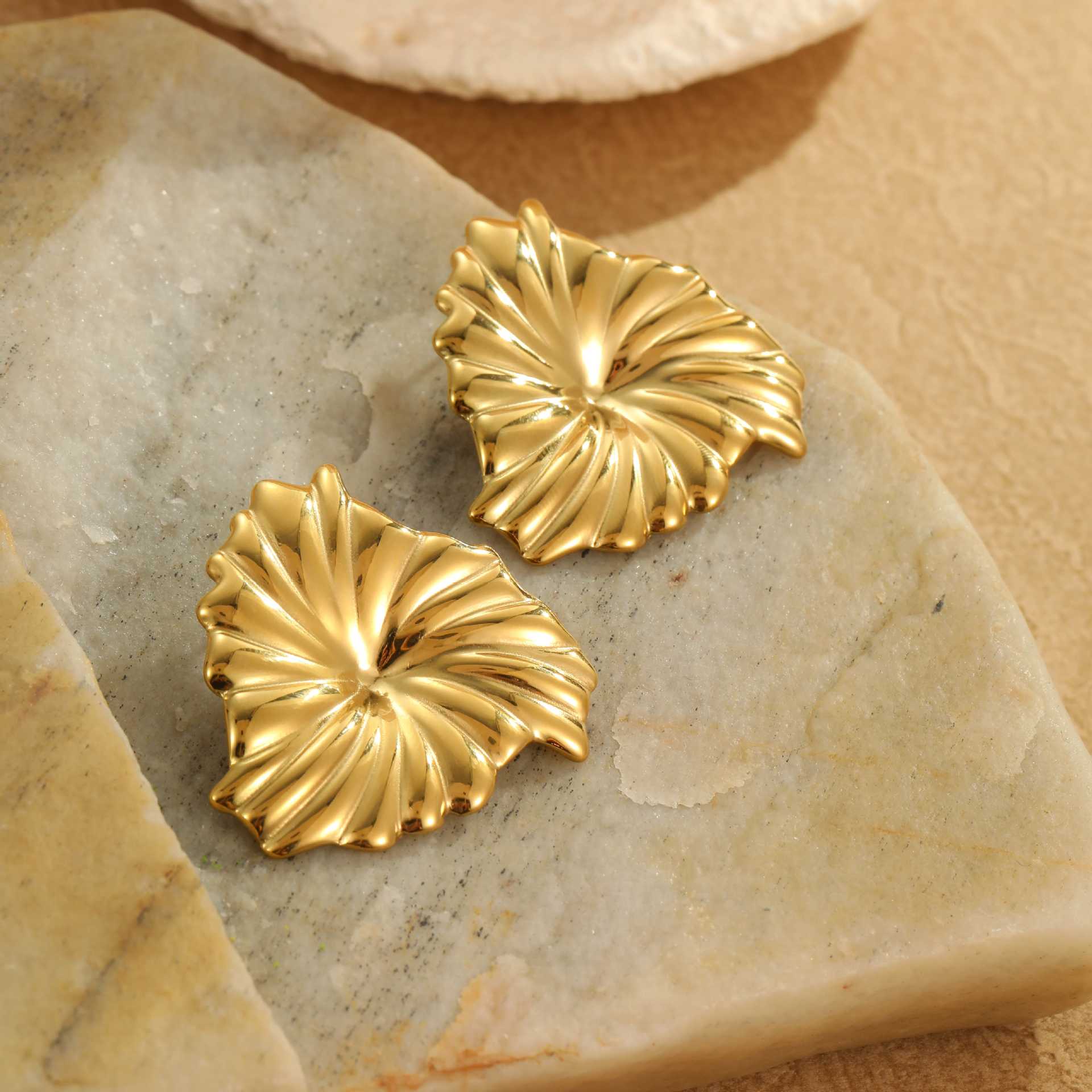 HEDDA EARRING
