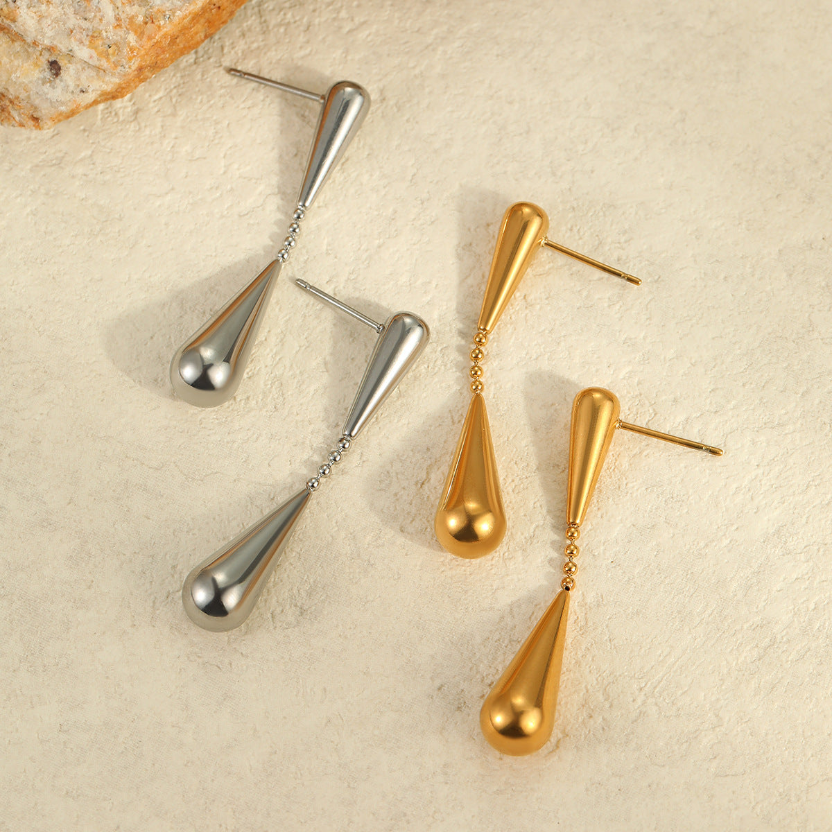 TAYLOLR EARRING