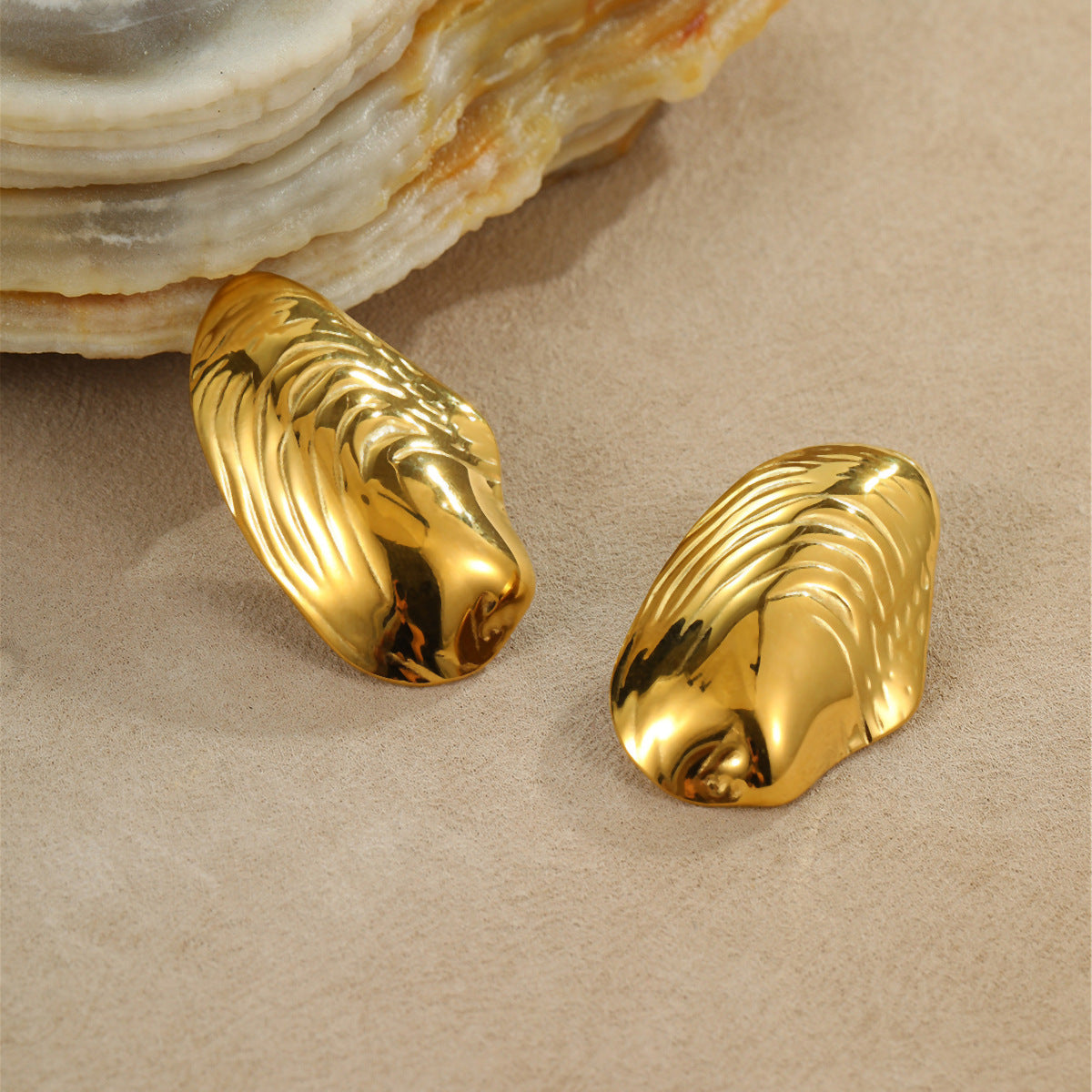 MIA EARRING