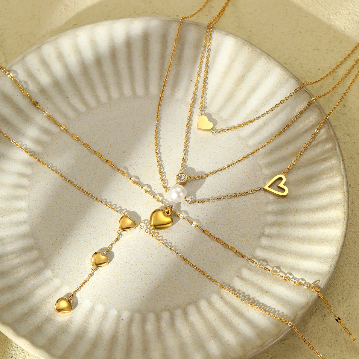 MELISA GOLD NECKLACE
