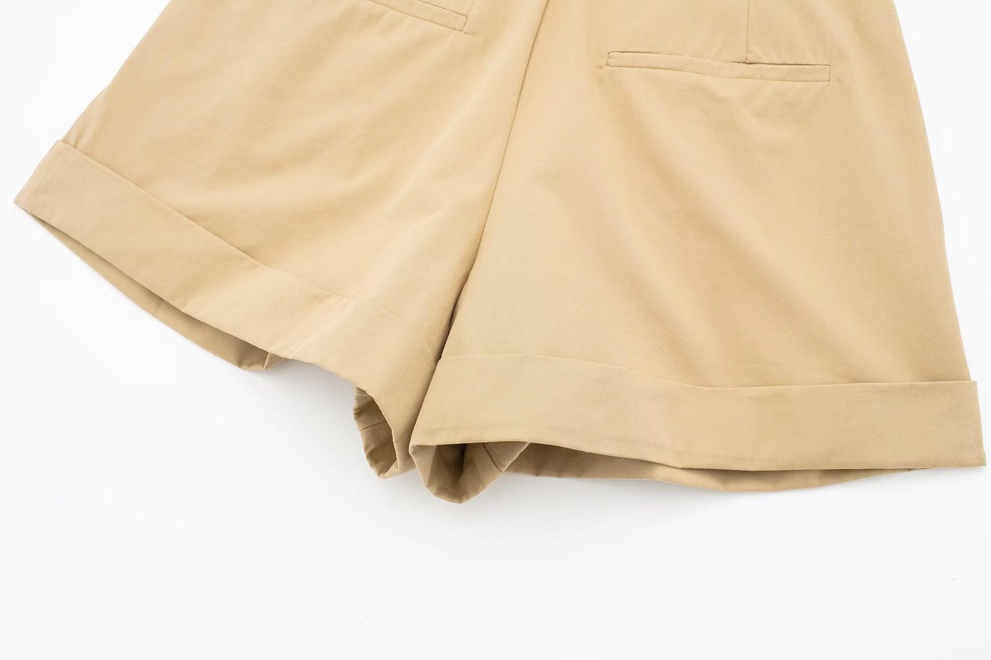 LOOSE CASUAL SHORT - PRIBO
