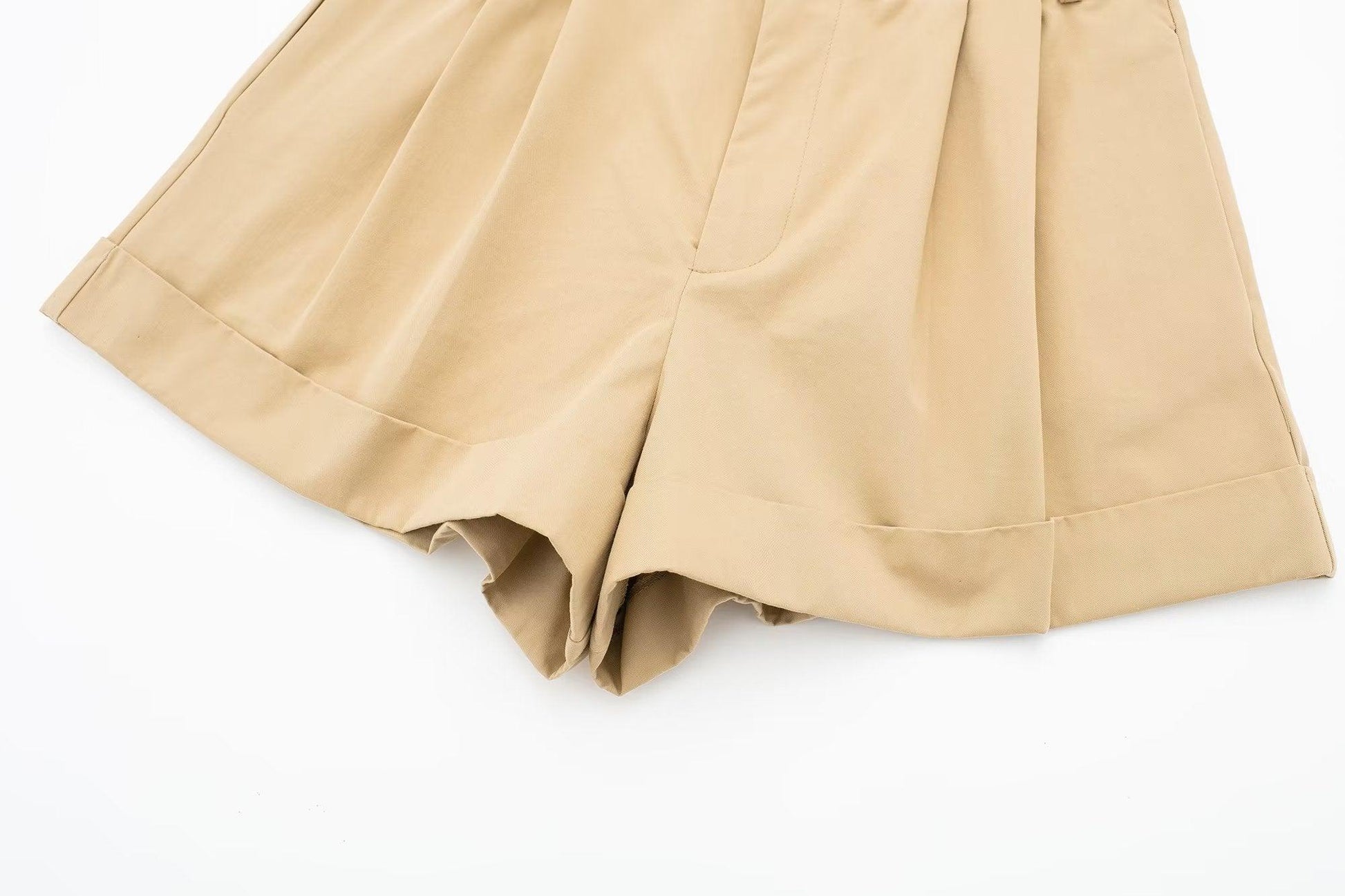 LOOSE CASUAL SHORT - PRIBO