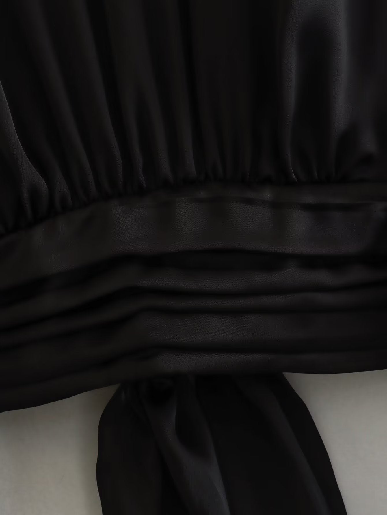 BACKLESS TIED RUCHED TOP