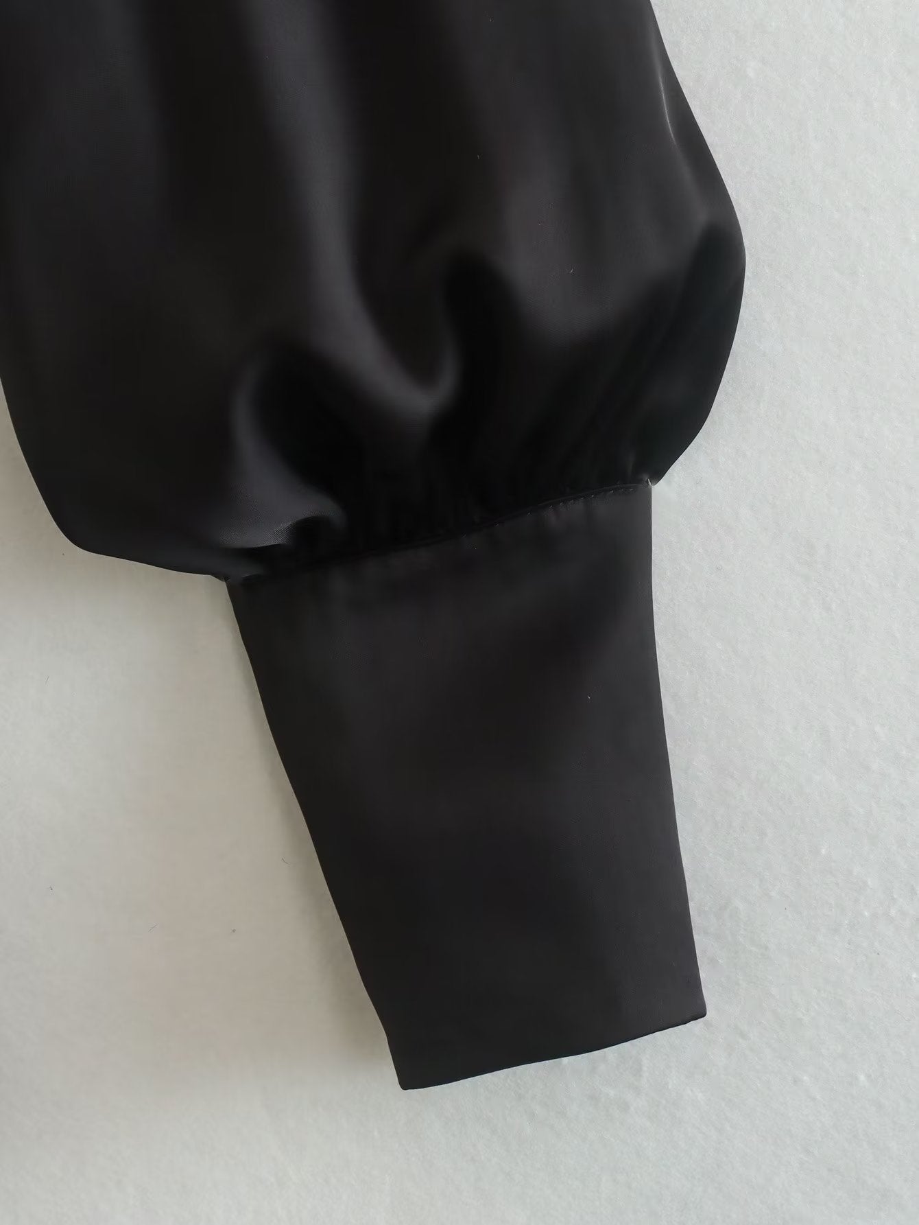 BACKLESS TIED RUCHED TOP
