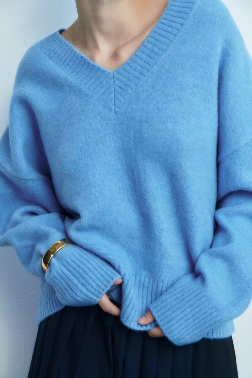 SIMPLE V NECK SWEATER