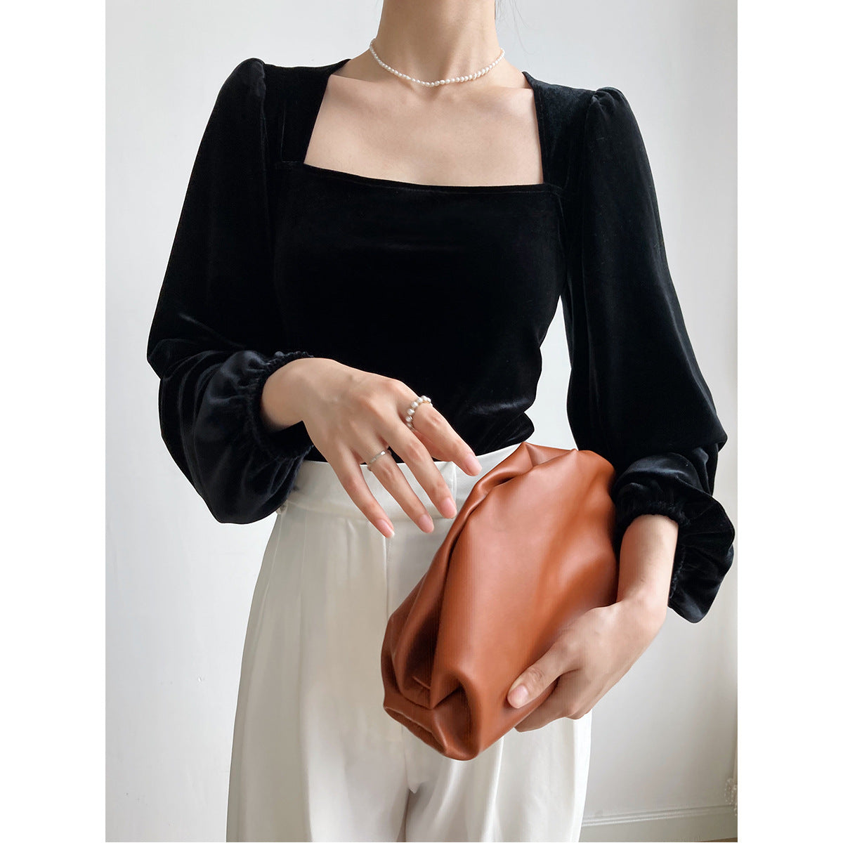VELVET SQUARE NECK TOP